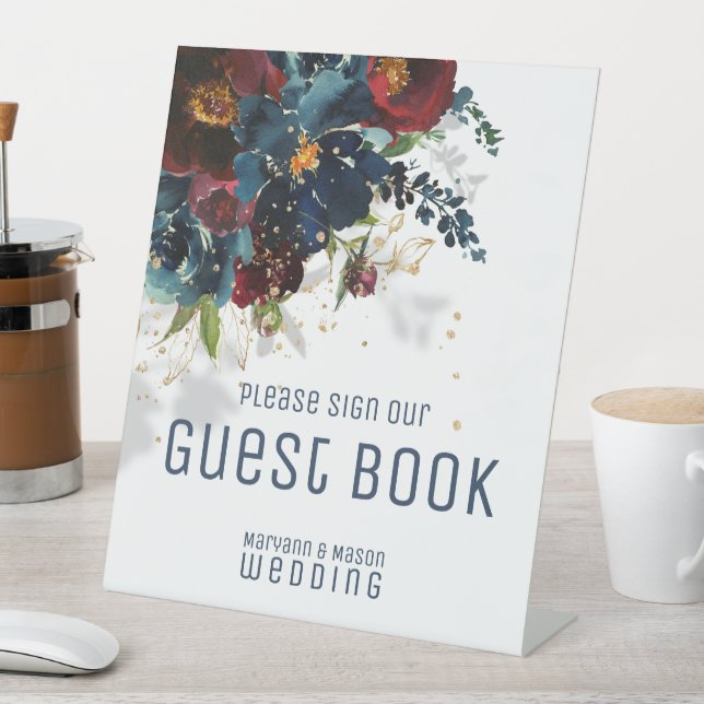 Expositor En L Libro de invitados de la Marina Borgoña (In Situ)