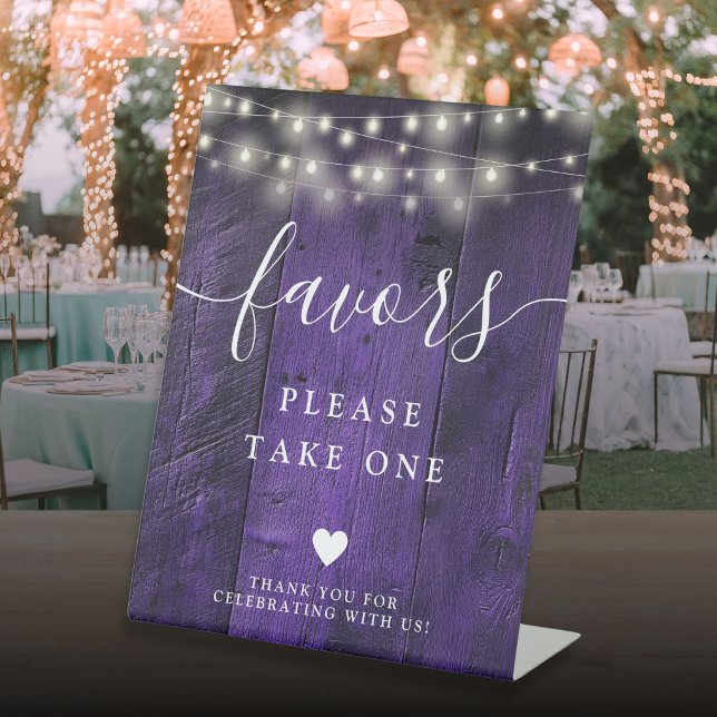 Expositor En L Luces de Cadena Moradas Favorables de Madera Rústi (Purple String Lights Rustic Boho Barn Wood Favors Pedestal Sign)