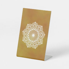 Expositor En L Mandala Blanco sobre Fondo Dorado