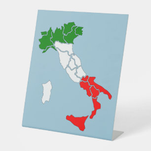 Expositor En L Mapa de Italia. Estatuilla