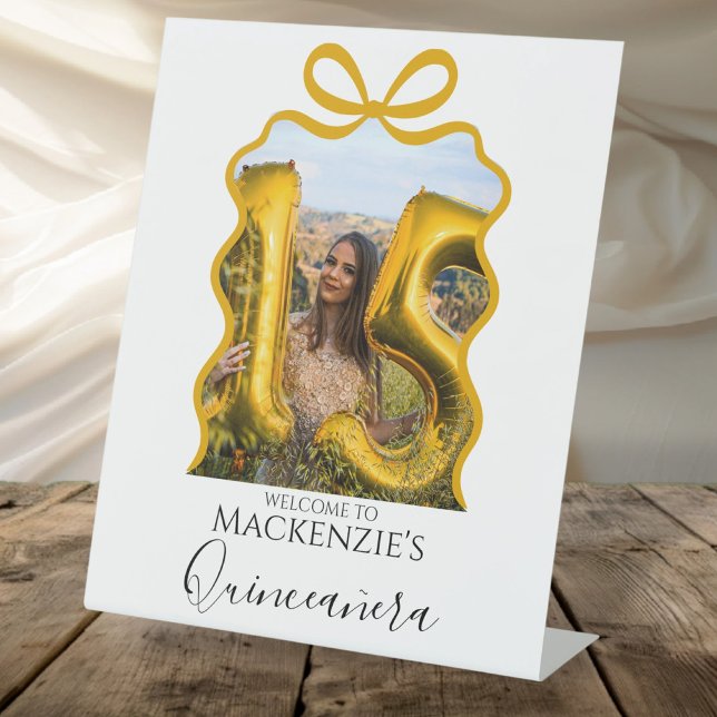 Expositor En L Marco de cinta de opciones moderno Quinceanera (Quinceanera Modern Ribbon Frame Pedestal Sign by Ricaso. Add photo and 15 year olds name)