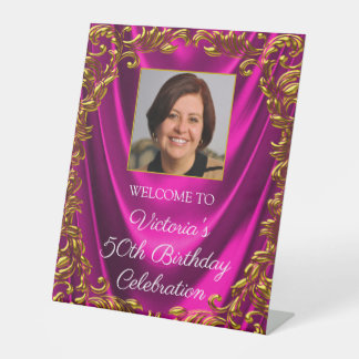 Expositor En L Mesa de bienvenida de cumpleaños con foto de mujer