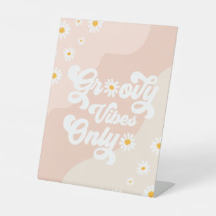 Expositor En L Mesa de decoraciones de Boho Daisy de Groovy Birth