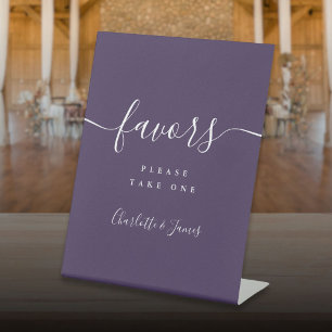 Expositor En L Mesa de favores de boda con letra moderna púrpura