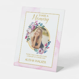 Expositor En L Minimalismo morado comparte un Rótulo funerario de