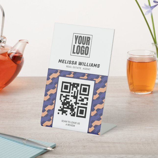 Expositor En L Modern Geometric Interlocking Pattern  (In Situ)