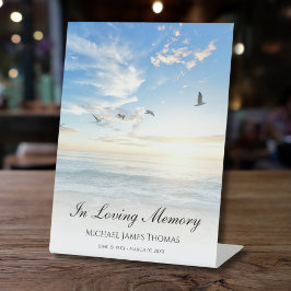 Expositor En L Monumento conmemorativo del océano acuático o trib