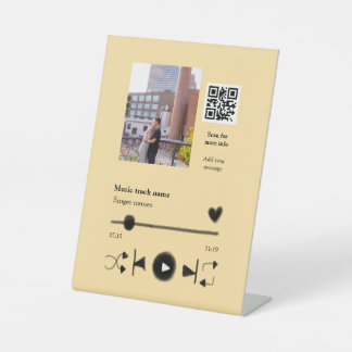 Expositor En L Music player personalized couple love q r code tex