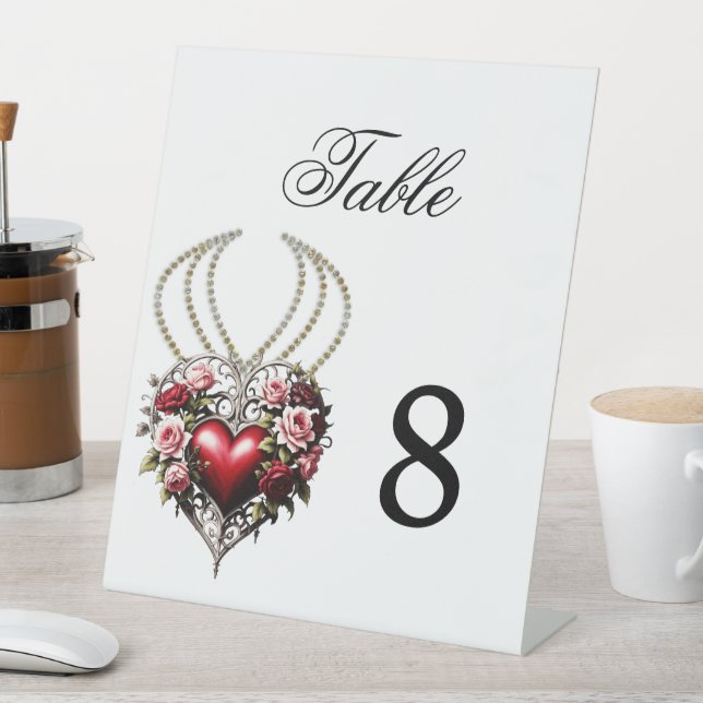 Expositor En L Noble corazón gótico con flores. (In Situ)