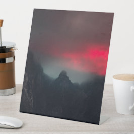 Expositor En L Nubes, niebla y montañas ardiendo