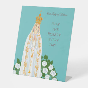 Expositor En L Nuestra Señora de Fátima y rosas blancas