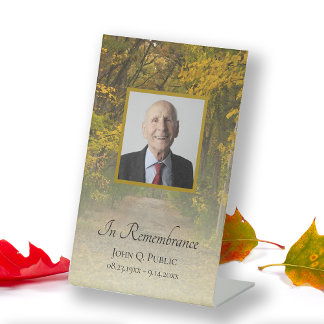 Expositor En L Otoño deja la celebración del funeral de la vida e