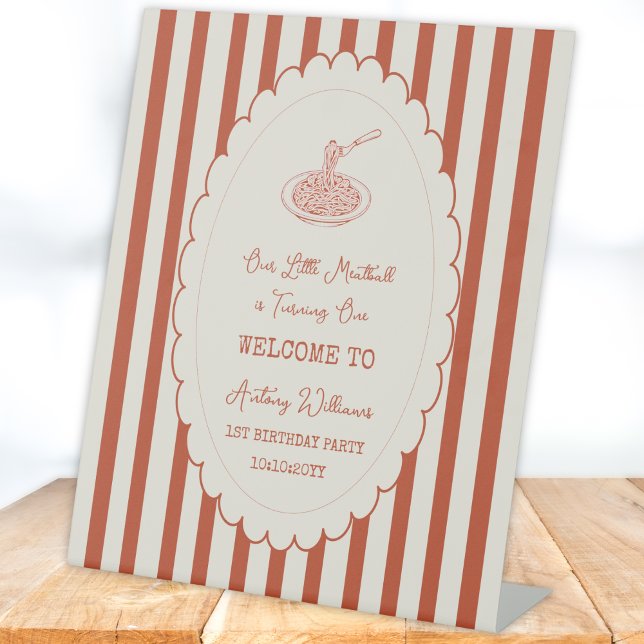 Expositor En L Our little meatball is turning one Welcome  (Subido por el creador)