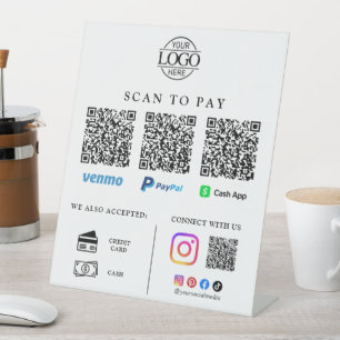 Expositor En L Pagar escaneando el logotipo comercial del código 