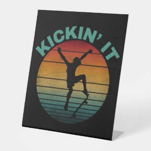 Expositor En L Patinador de skateboarding vintage Kickin 'It