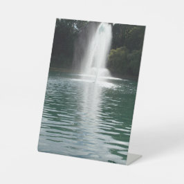 Expositor En L Pond Photo