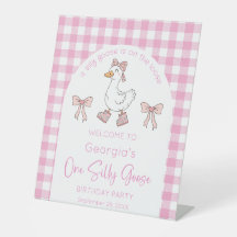 Primer cumpleaños de una gallina rosa