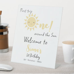 Expositor En L Primer viaje alrededor del Sol Feliz cumpleaños Bi