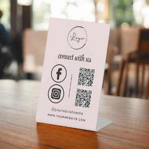 Expositor En L QR Rosado Conectarse Con El Logotipo De Negocio Es