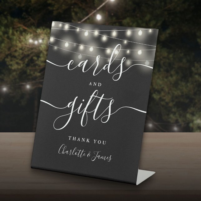 Expositor En L Rayas De Cuerdas Tarjetas Y Regalos De Guión Blanc (String Lights Black White Script Cards And Gifts Pedestal Sign)