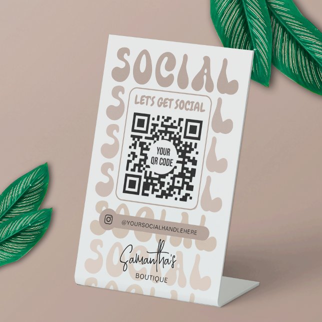 Expositor En L Retro Beige Modern Logo Social Media QR Code (Subido por el creador)