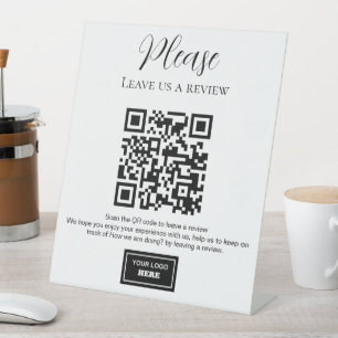 Expositor En L Revisión de negocio con código QR