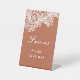 Expositor En L Ropa blanca en favor de la terracota