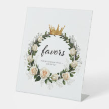 Rosas blancas y favores respiratorios para el bebé