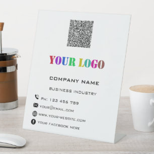 Expositor En L Rótulo Pedestal con logotipo de la empresa persona