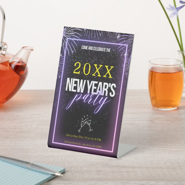 Expositor En L Rótulo Pedestal -Fiesta de Año Nuevo -Añadir detal (In Situ)