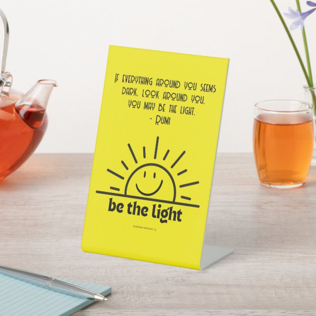 EXPOSITOR EN L SER EL RÓTULO PEQUEÑO Y LUMINOSO (In Situ)