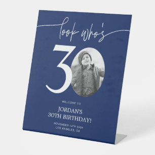 Expositor En L Signo de bienvenida azul de cumpleaños 30   Mira q