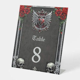 Expositor En L Simbiosis gótica, corazón elegante y calaveras.