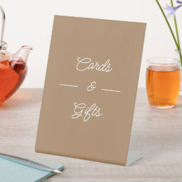 Expositor En L Tarjetas De Boda Marrón Y Regalos Simples