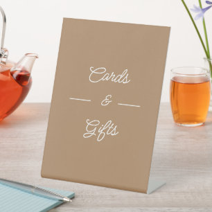 Expositor En L Tarjetas De Boda Marrón Y Regalos Simples