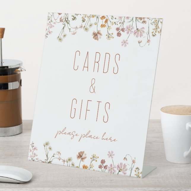 Expositor En L Tarjetas de ducha con flores silvestres y regalos (In Situ)