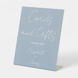 Expositor En L Tarjetas y regalos minimalistas con letra cursiva 