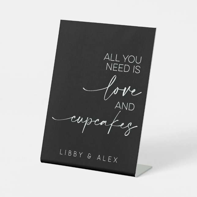 Expositor En L Todo Lo Que Necesitas Es Amor Y Pasteles Monocromá (Anverso)