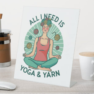 Expositor En L Todo lo que necesito es yoga y frases de yarne