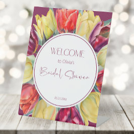 Expositor En L Tulipanes rojos y amarillos Ducha de novia Bienven