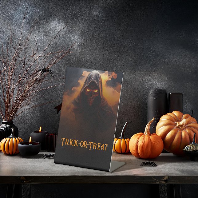 Expositor En L Un demonio oscuro con naranja humo halloween (Subido por el creador)