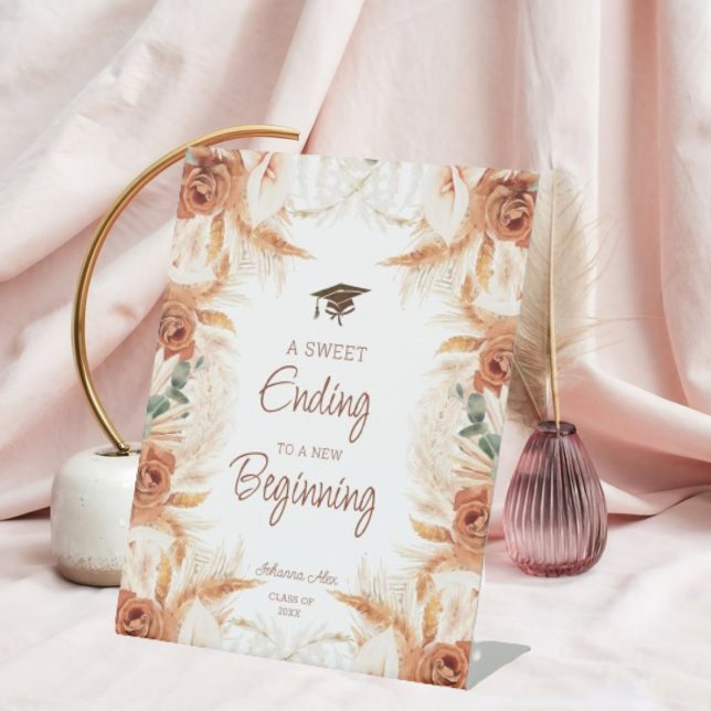 Expositor En L Un Dulce Fin Al Nuevo Rótulo De Graduación De Comi (Welcome guests with a personalized graduation sign. Design yours now on Zazzle!)