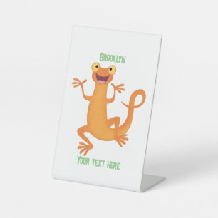 Expositor En L Un naranja alegre y lindo bailando