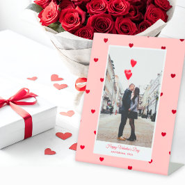 Expositor En L Valentine’s Day pedestal sign with photo + hearts
