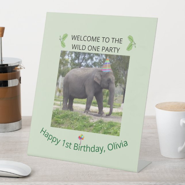 Expositor En L Wild One Elephant Party Welcome Sign (In Situ)