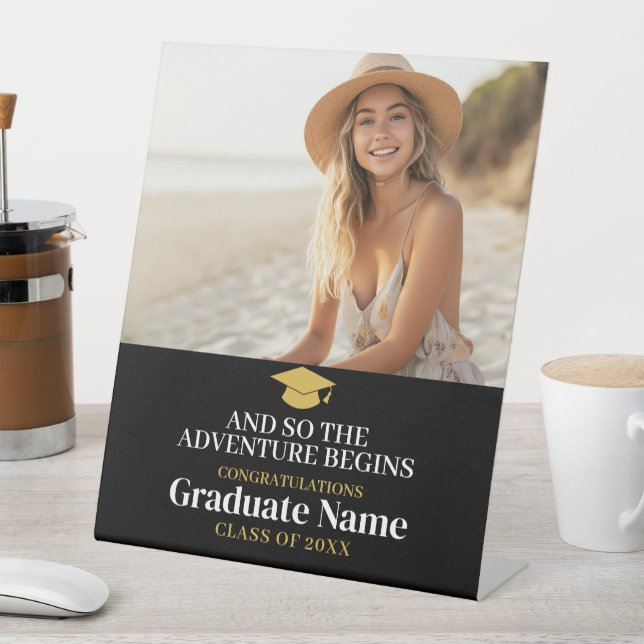 Expositor En L Y entonces la aventura espera - Foto moderna de gr (In Situ)