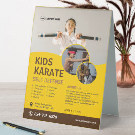 Expositor Triangular Personalizado de clase Karate para niños
