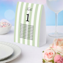 Toldo de mesa de papel con nombres de invitados en