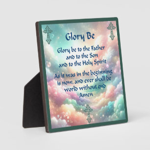 Expositora Gloria sea oración en una placa
