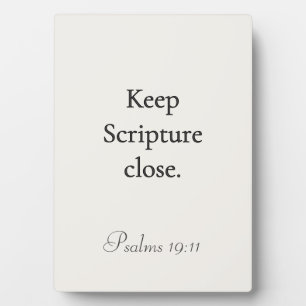 Expositora Mantenga la Escritura cerca – Salmos 19:11 Placa